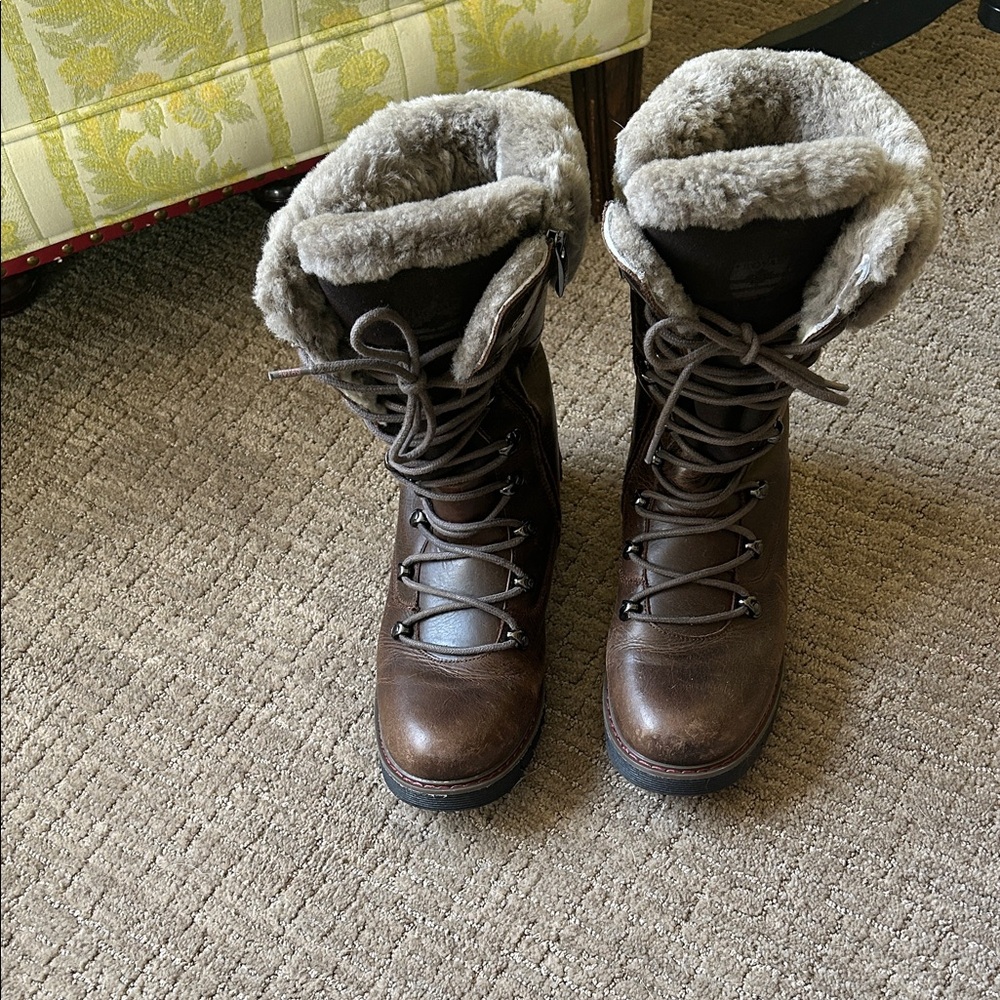 Women's Brown Shearling-Lined Boots Royal Canadian